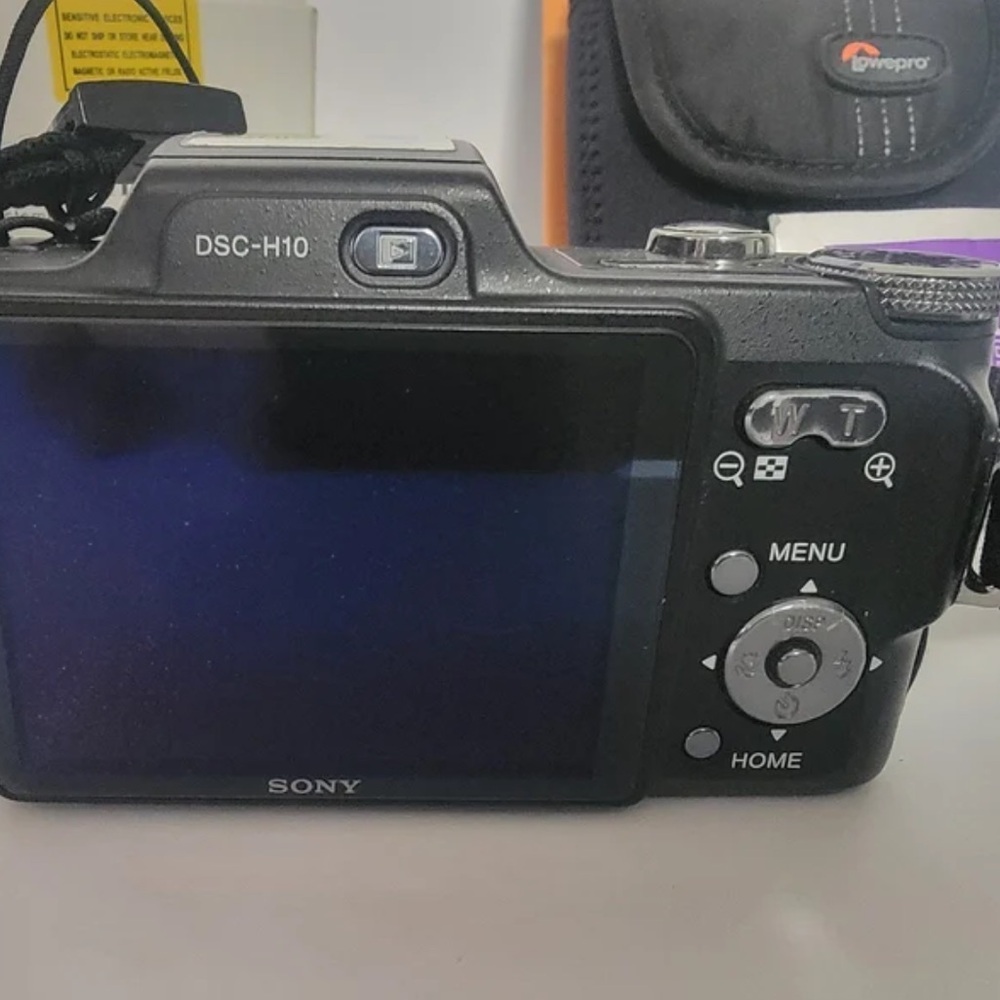 Sony Cyber-shot Digital Camera Black - Picture 5 of 10